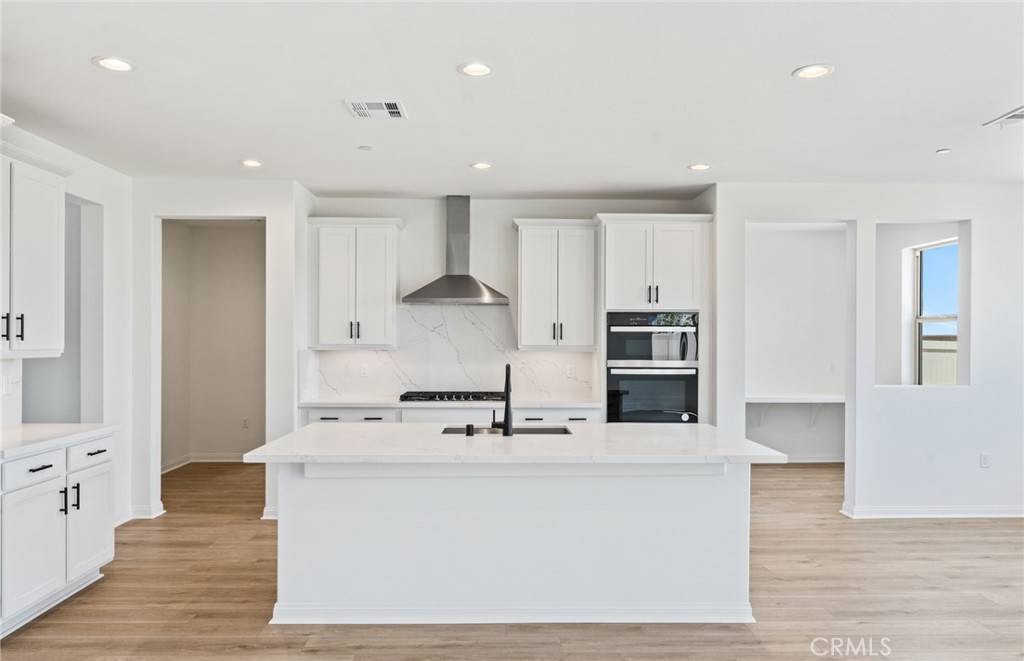 Riverside, CA 92503,17856 Rutherford DR