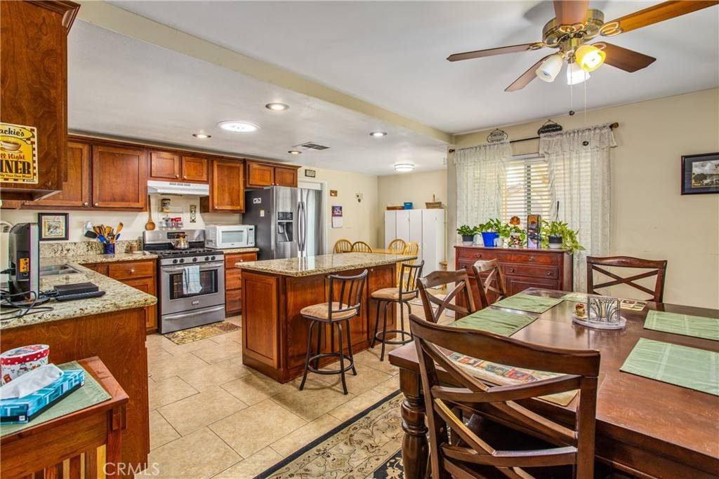San Bernardino, CA 92404,6080 Rogers LN