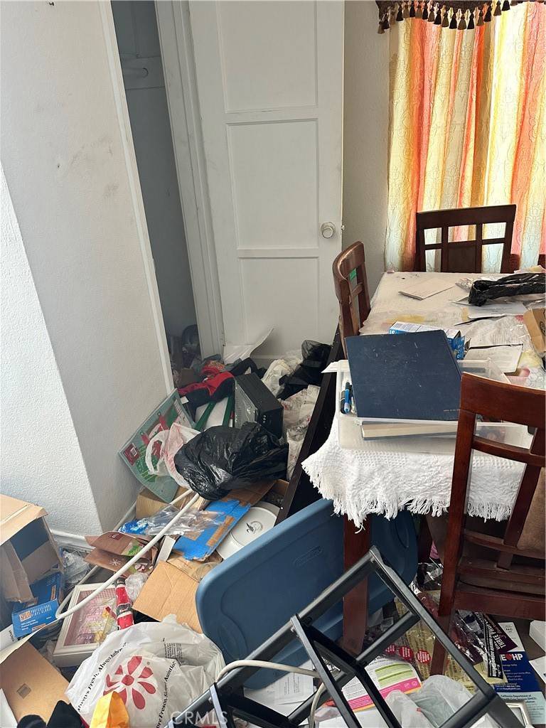 Barstow, CA 92311,851 Flora ST