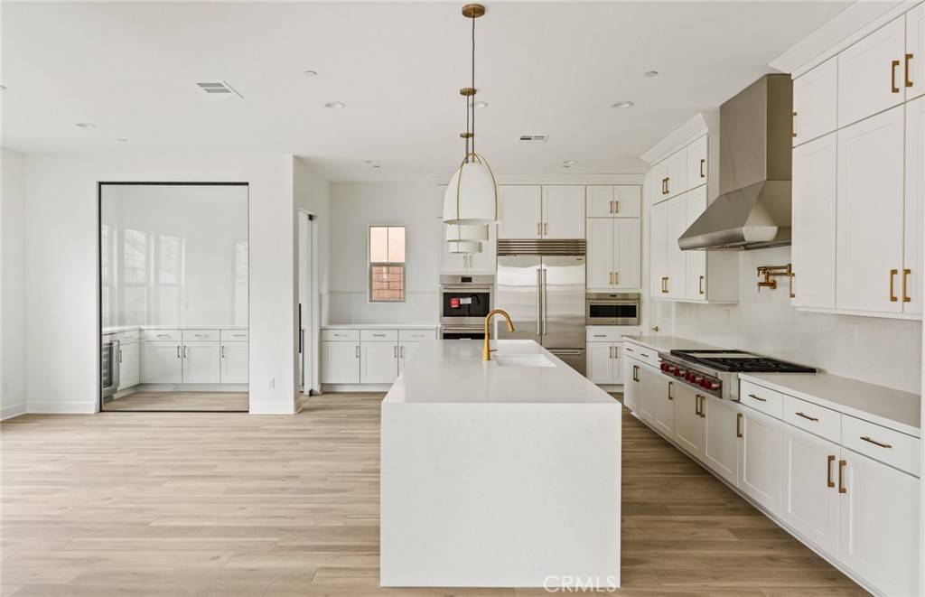 Chatsworth, CA 91311,21207 Wildflower Way