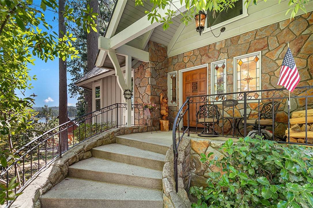 Lake Arrowhead, CA 92352,28065 N Peninsula DR