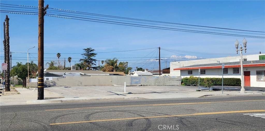 Colton, CA 92324,1305 N Mount Vernon AVE