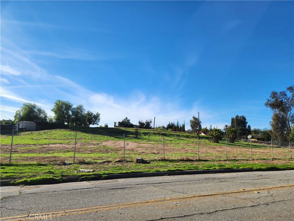 Riverside, CA 92505,4998 Bushnell AVE