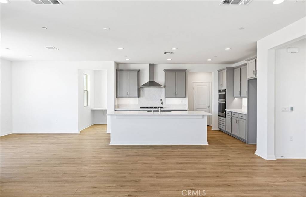 Riverside, CA 92503,17832 Rutherford DR