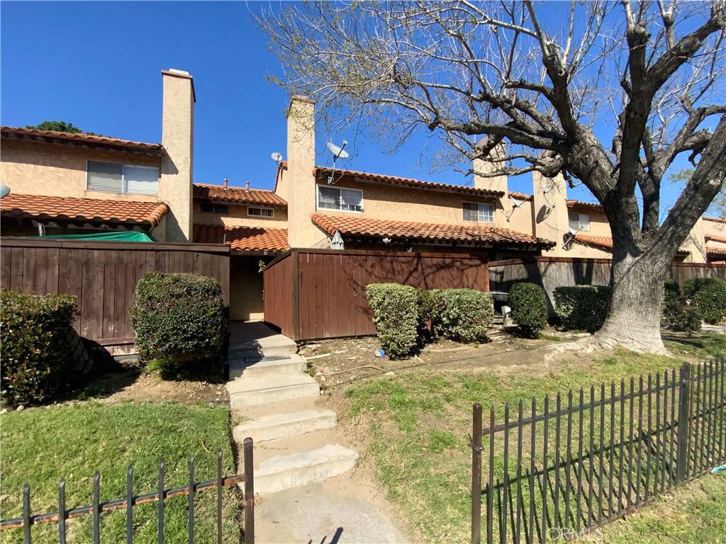 Fontana, CA 92335,16600 Seville AVE #E