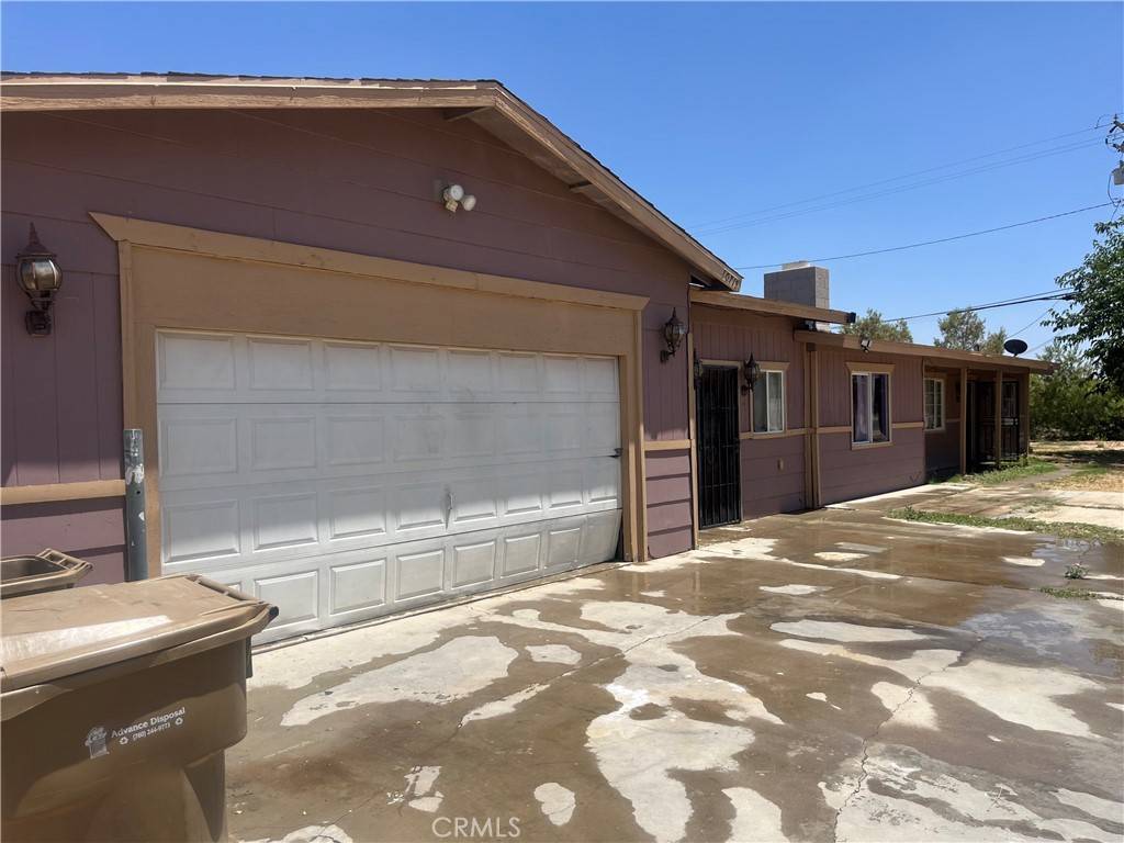 Hesperia, CA 92345,10715 3rd AVE