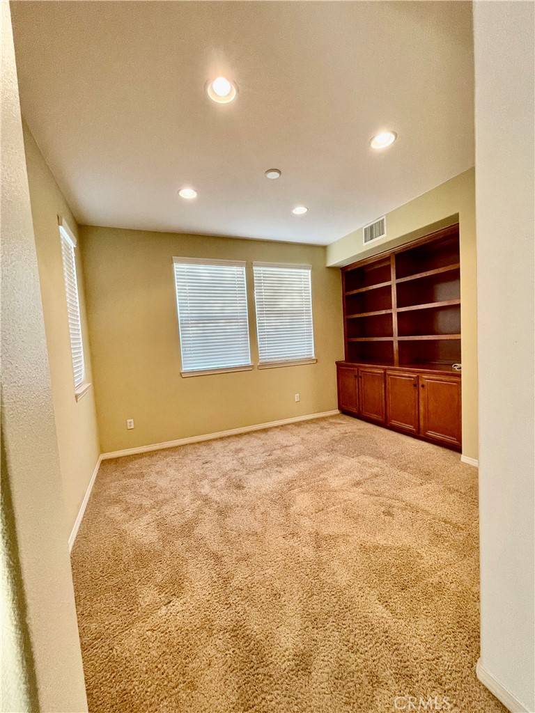 Victorville, CA 92392,13071 Heywood ST