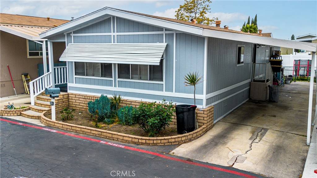Fountain Valley, CA 92708,201 Road Runner LN