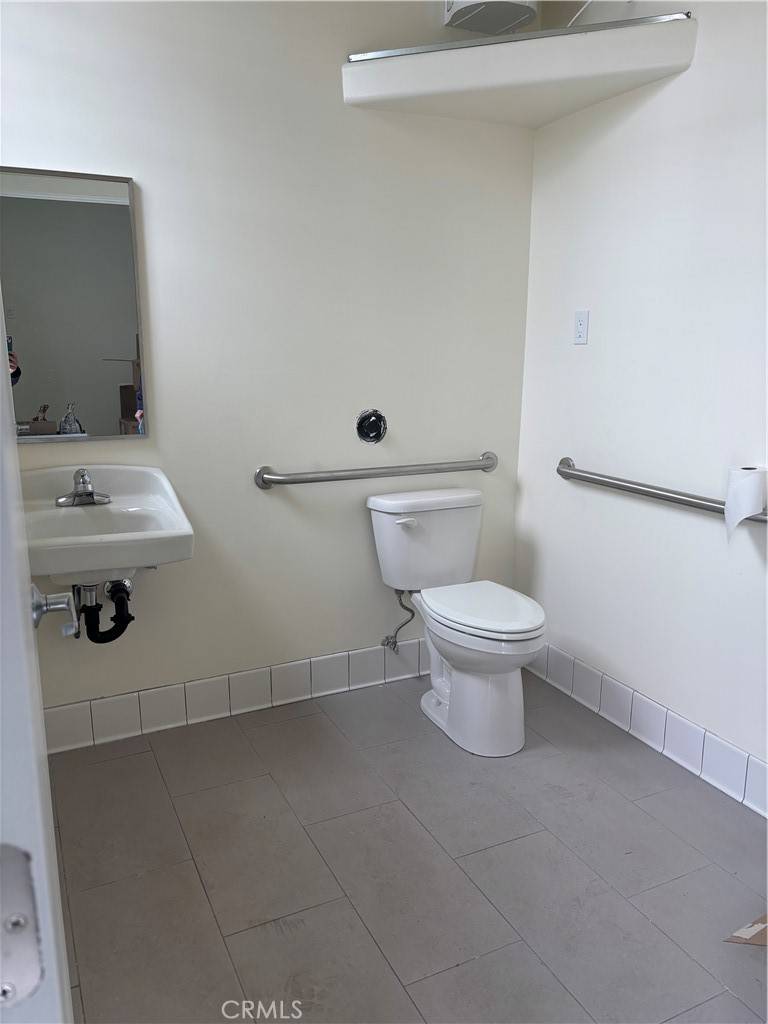 San Bernardino, CA 92404,126 E Highland AVE