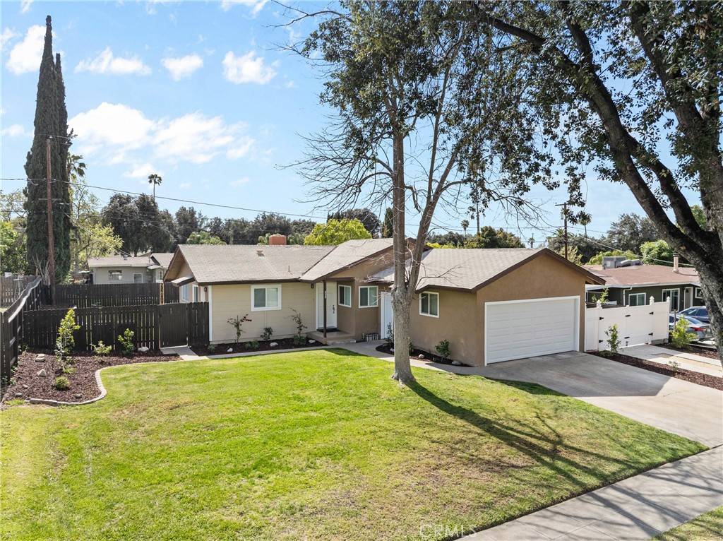 Riverside, CA 92506,2994 David ST