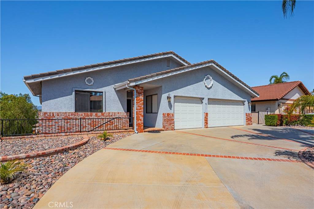 Canyon Lake, CA 92587,23190 COMPASS DR