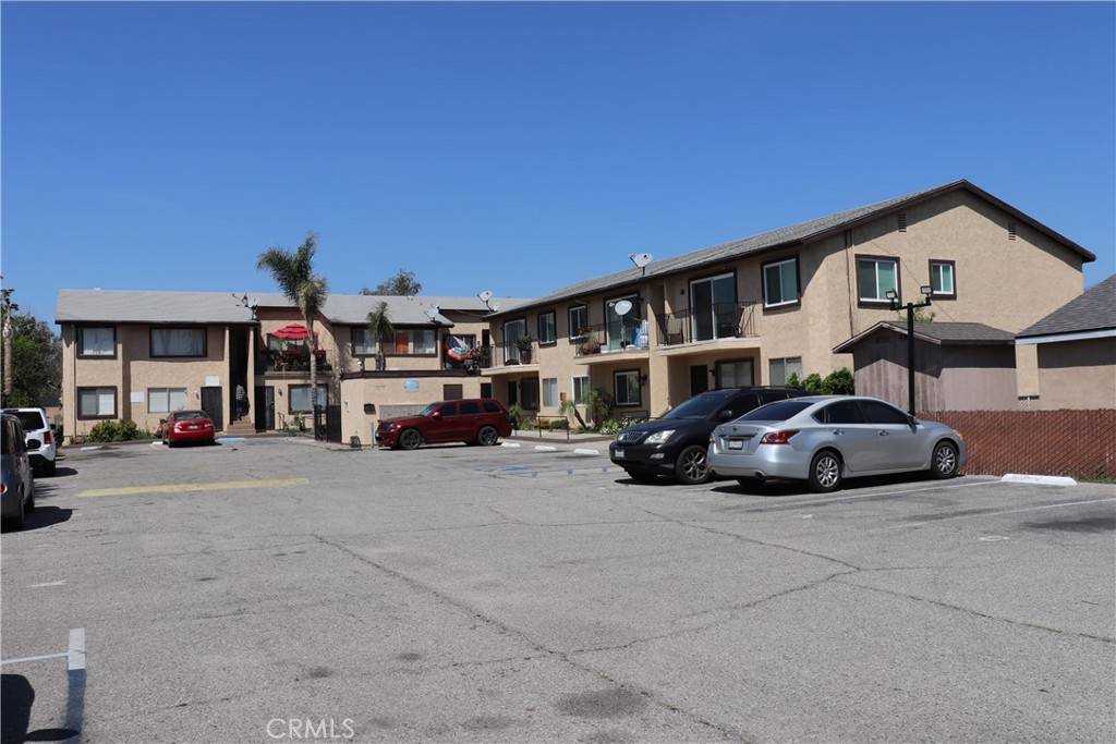 Fontana, CA 92335,8998 Mango AVE #D