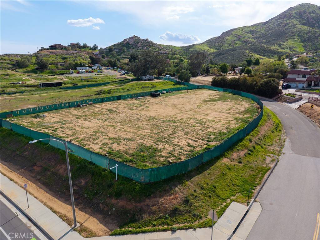 Moreno Valley, CA 92557,264 Tiffany LN