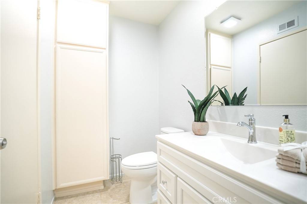 Vista, CA 92081,936 Lupine Hills DR #36