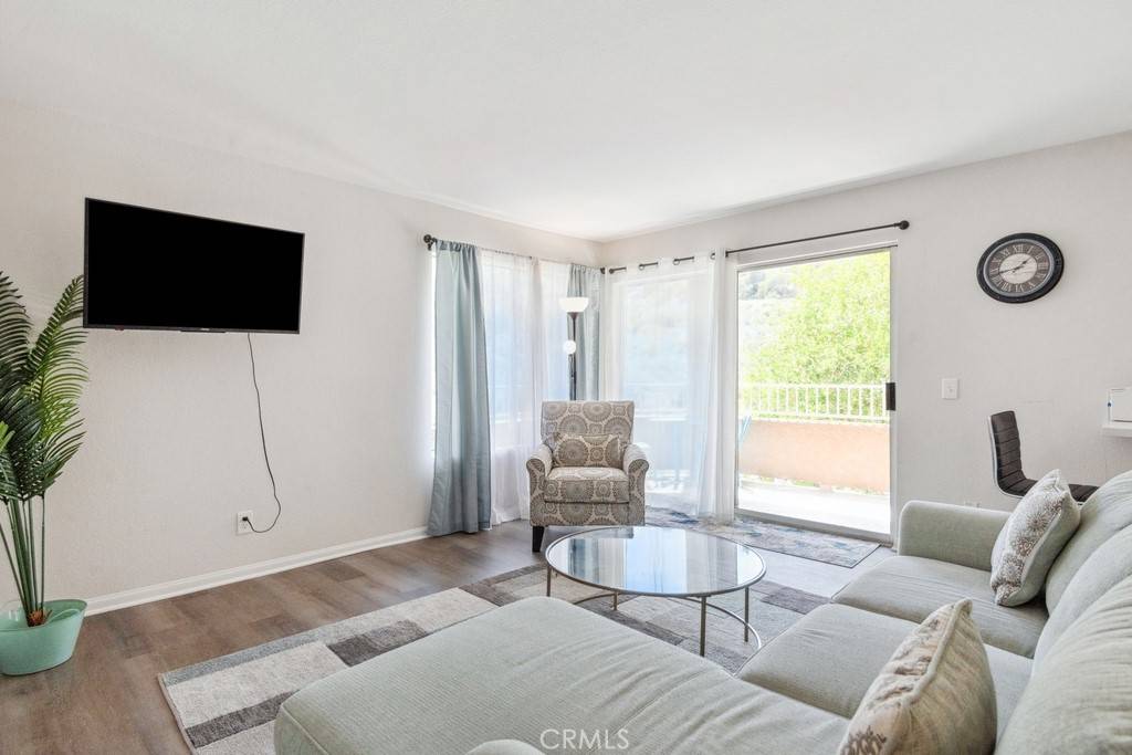 Corona, CA 92882,2500 San Gabriel WAY #202