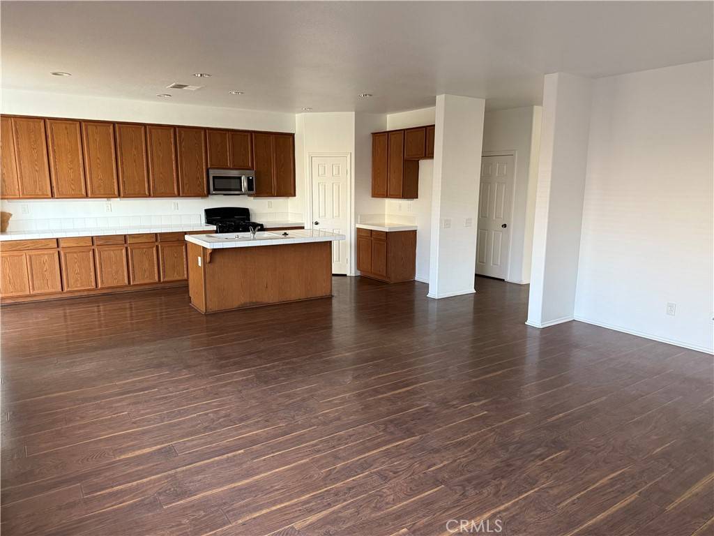 Victorville, CA 92392,13461 Ganesta CT