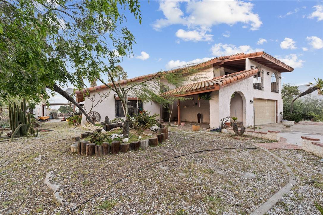 Moreno Valley, CA 92557,8900 Running Gun LN
