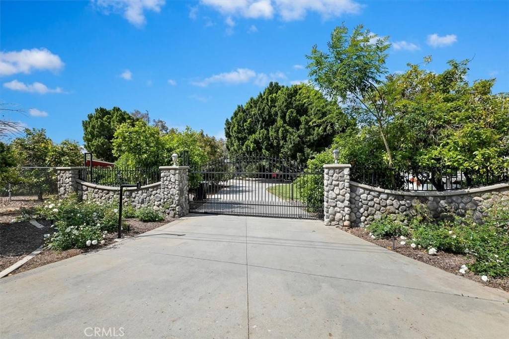 Riverside, CA 92504,2190 St Lawrence ST
