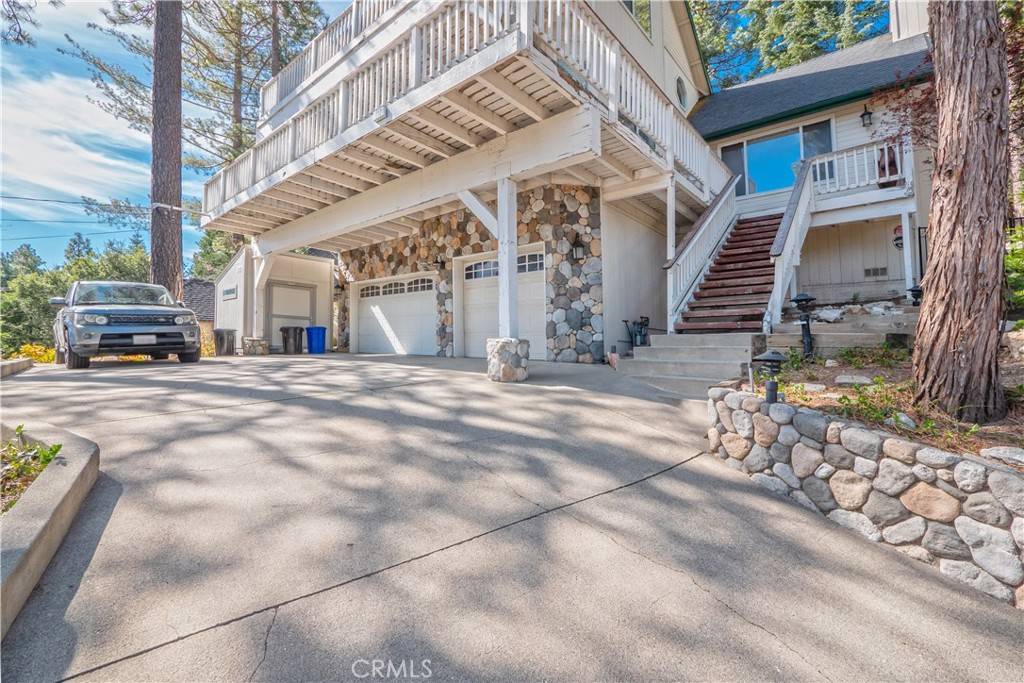 Lake Arrowhead, CA 92352,212 N Fairway DR