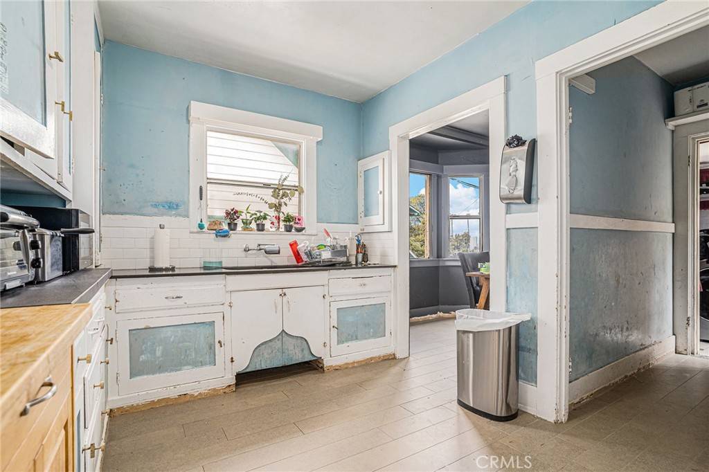 Oakland, CA 94606,2445 10th AVE