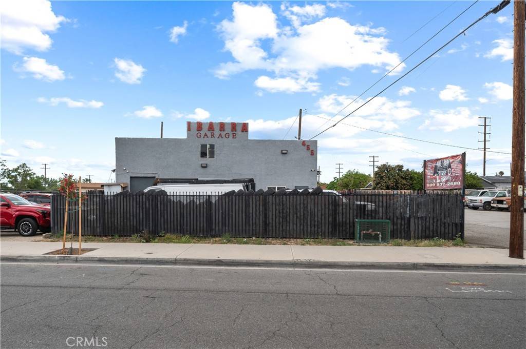 Colton, CA 92324,455 S La Cadena DR