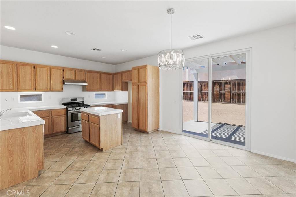 Hesperia, CA 92344,9422 Dragon Tree DR