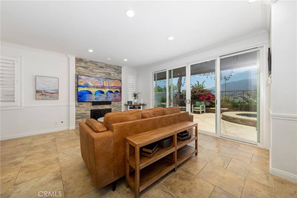 Yorba Linda, CA 92887,5530 Van Gogh WAY