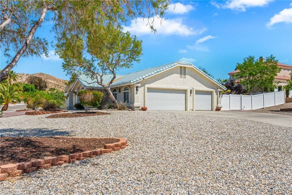 Apple Valley, CA 92307,16501 Menahka RD