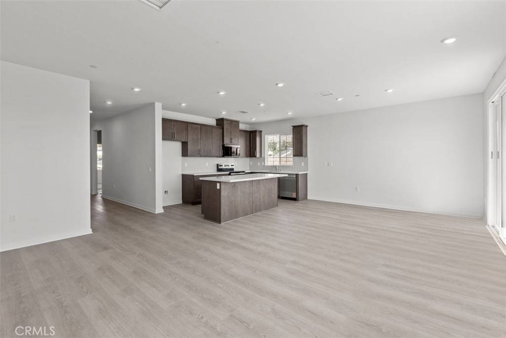 Moreno Valley, CA 92557,25903 Melnik CT