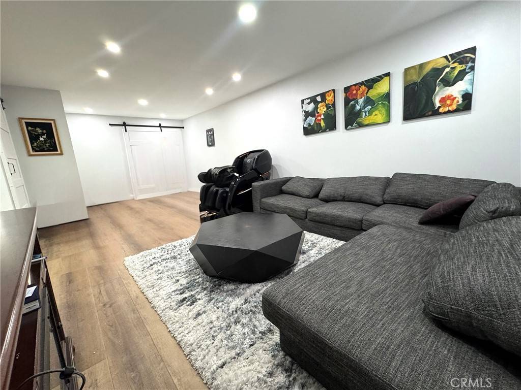 Westminster, CA 92683,8962 Barcelona