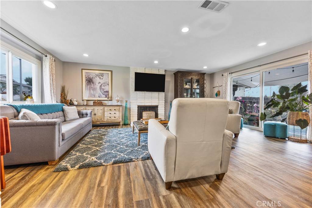La Habra, CA 90631,340 Terry WAY