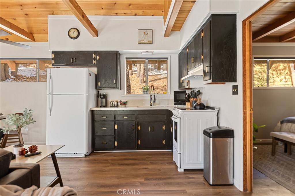 Green Valley Lake, CA 92341,32903 Canyon DR