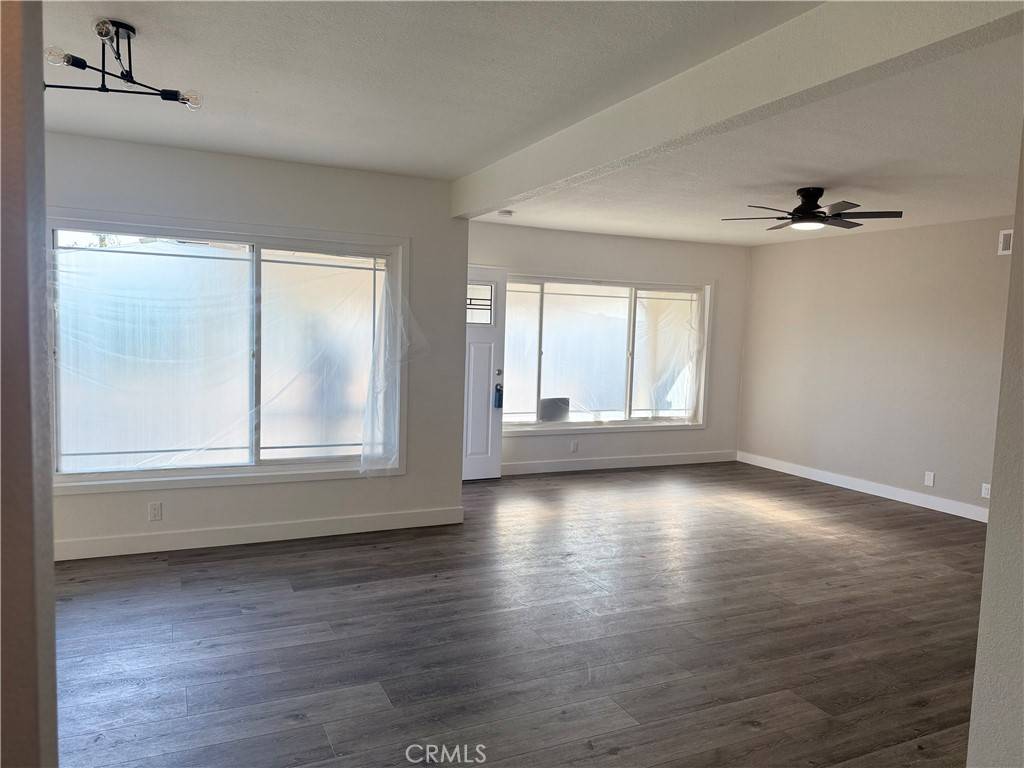 Hemet, CA 92543,880 S State ST