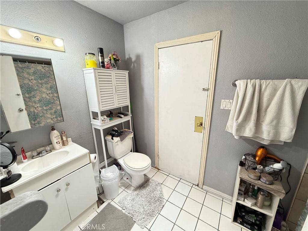 Santa Ana, CA 92701,926 S Orange AVE