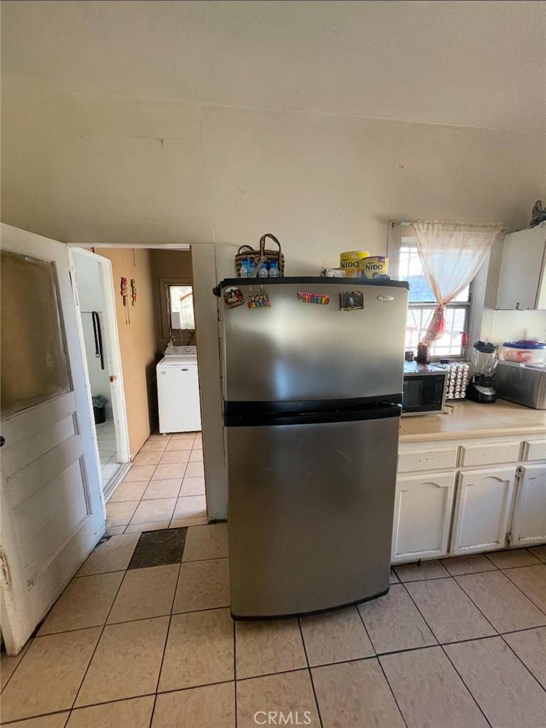Compton, CA 90220,309 N Willowbrook AVE
