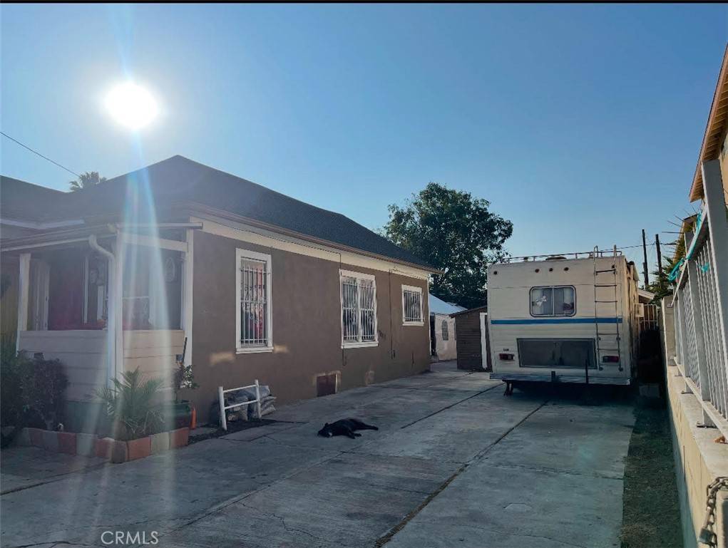Compton, CA 90220,309 N Willowbrook AVE