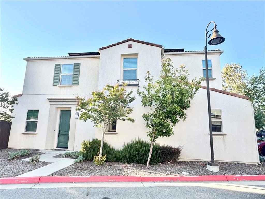 Glendora, CA 91740,299 E Arrow Highway #4