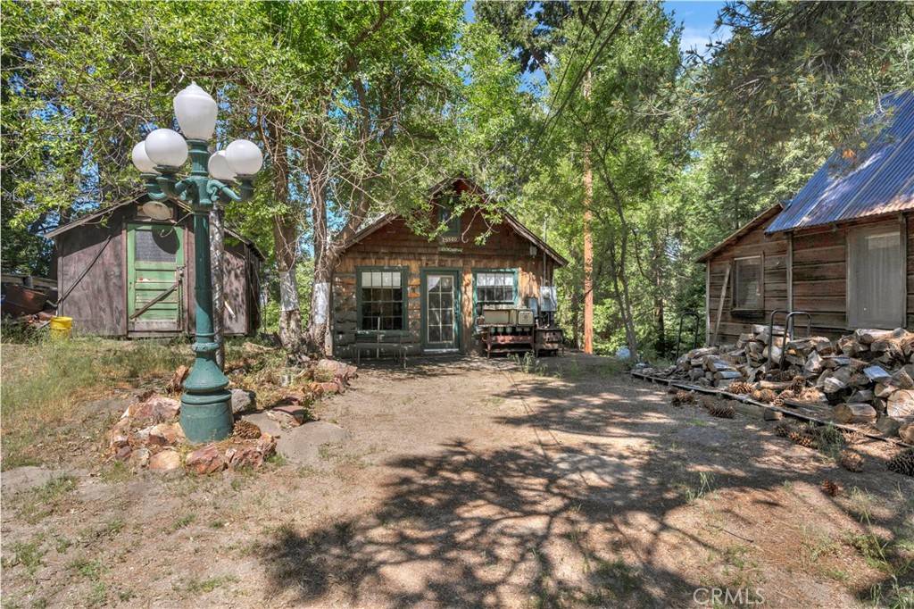 Twin Peaks, CA 92391,25560 Hi PL