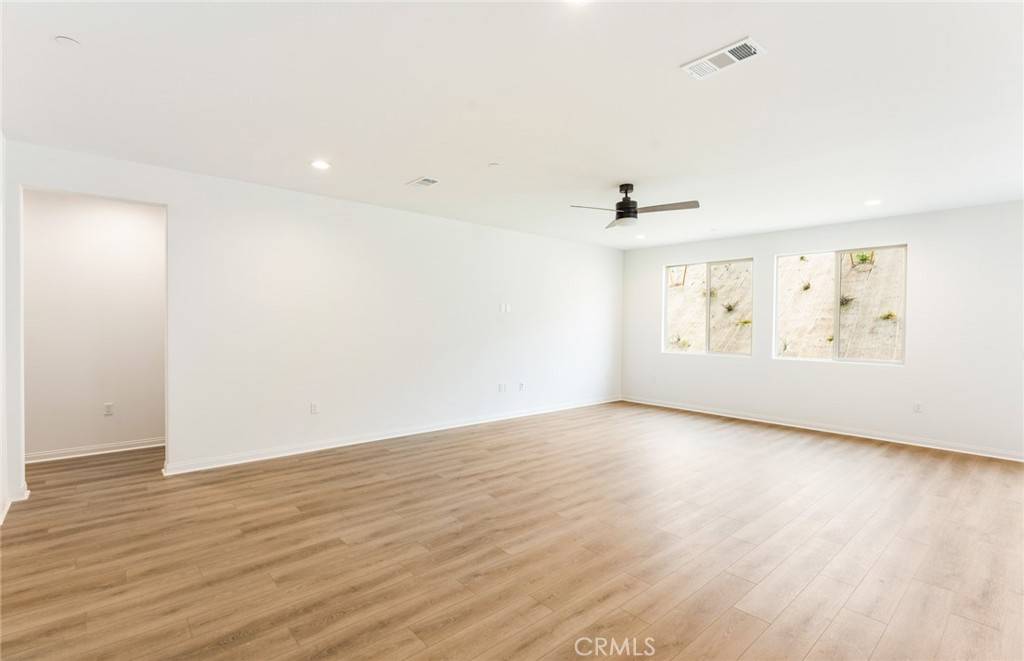 Lake Elsinore, CA 92530,4081 Hudson LN