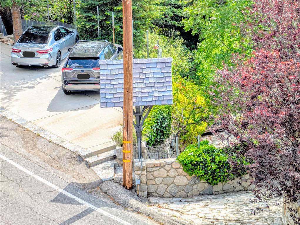 485 State Hwy 173 Lake Arrowhead, CA 92352