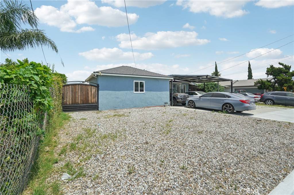 Fontana, CA 92335,9977 Elwood AVE