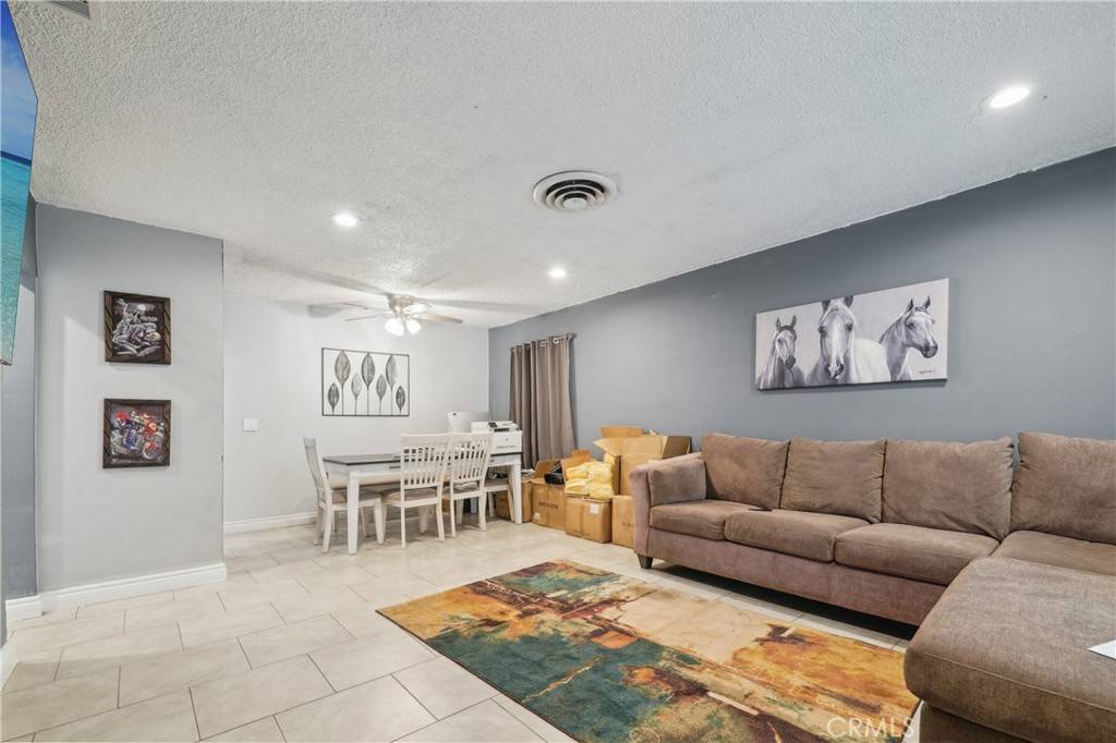 Fontana, CA 92335,9977 Elwood AVE