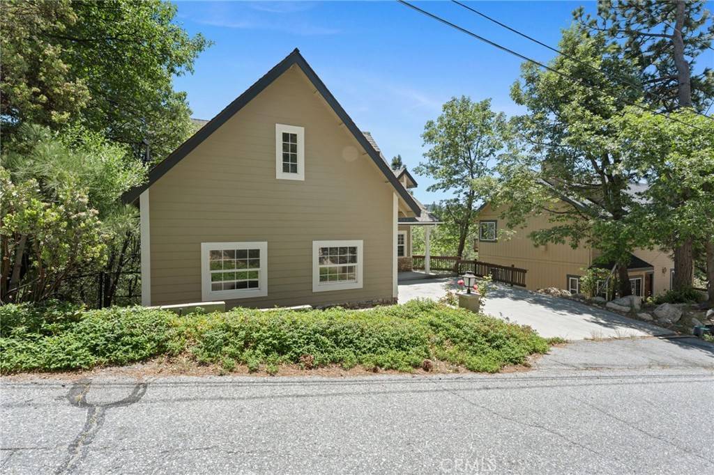 Lake Arrowhead, CA 92352,765 Del Norte LN