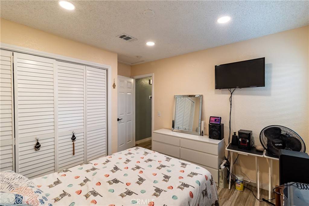 Fontana, CA 92337,14526 Hillcrest DR