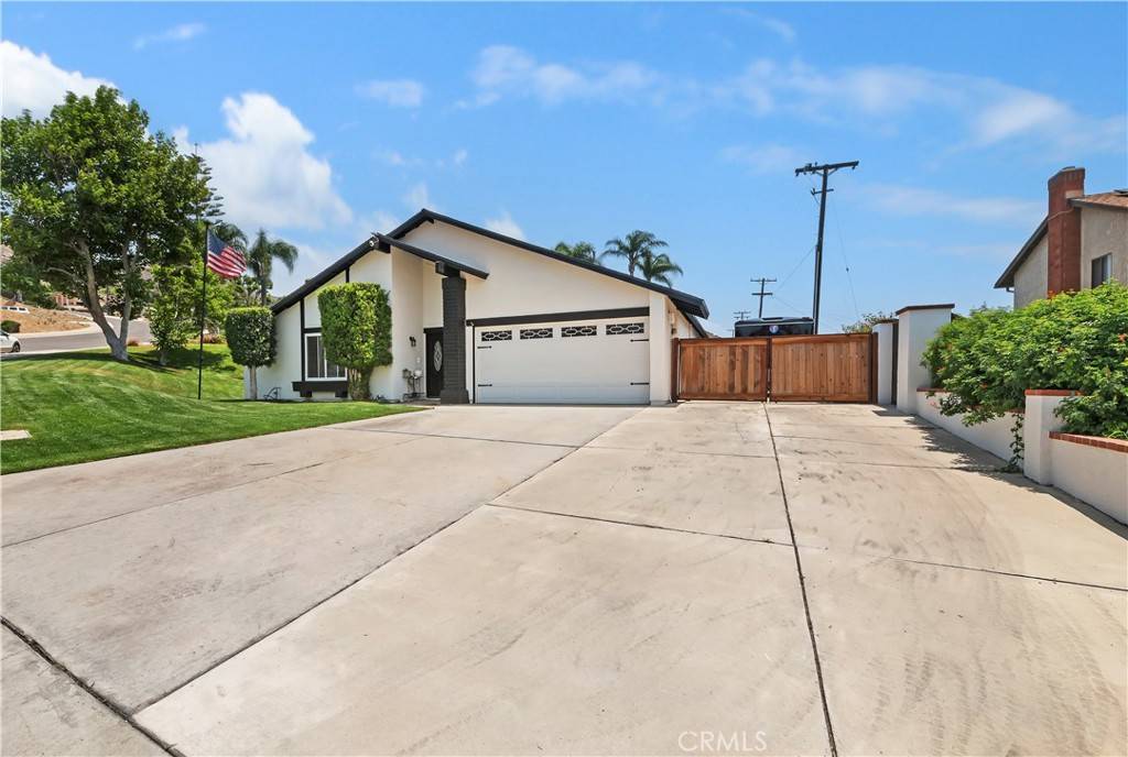Jurupa Valley, CA 92509,5996 Winncliff DR