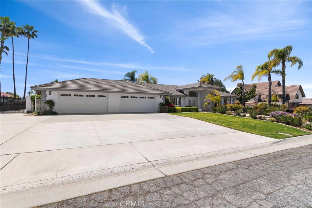 Riverside, CA 92506,1042 Coronet DR