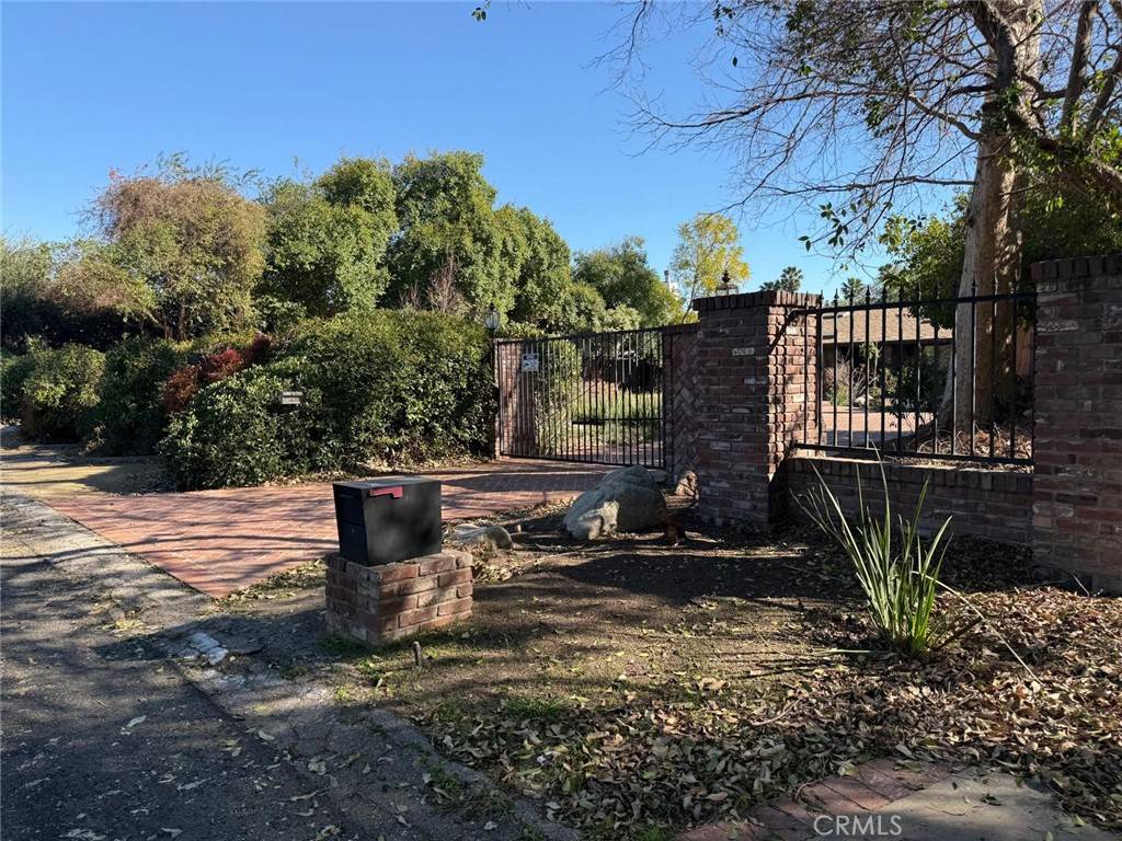 Sherwood Forest, CA 91325,17190 Gresham ST