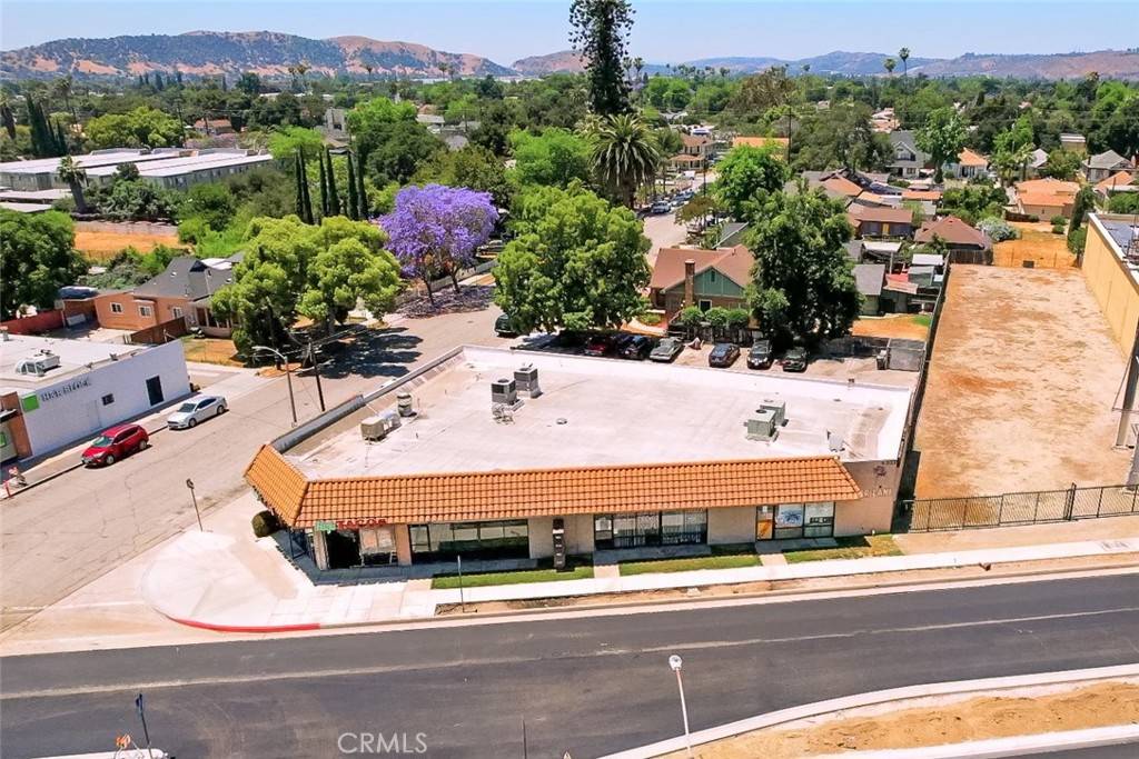 Pomona, CA 91767,925 N Garey AVE