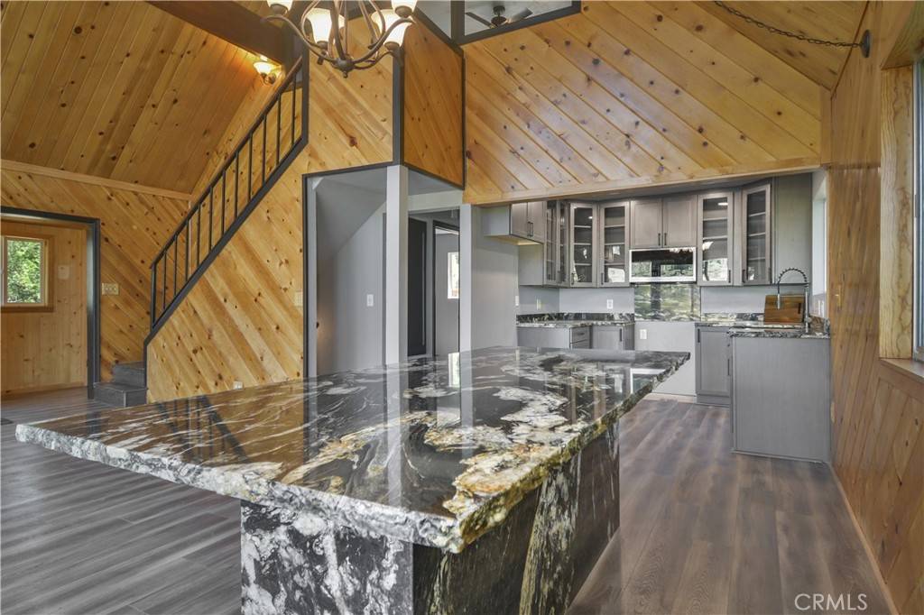 Lake Arrowhead, CA 92352,929 Trinity DR