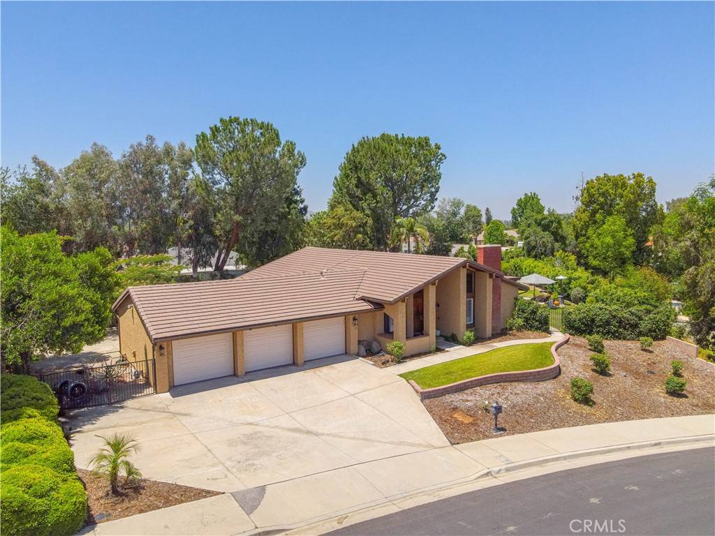 Redlands, CA 92374,712 Buckingham DR